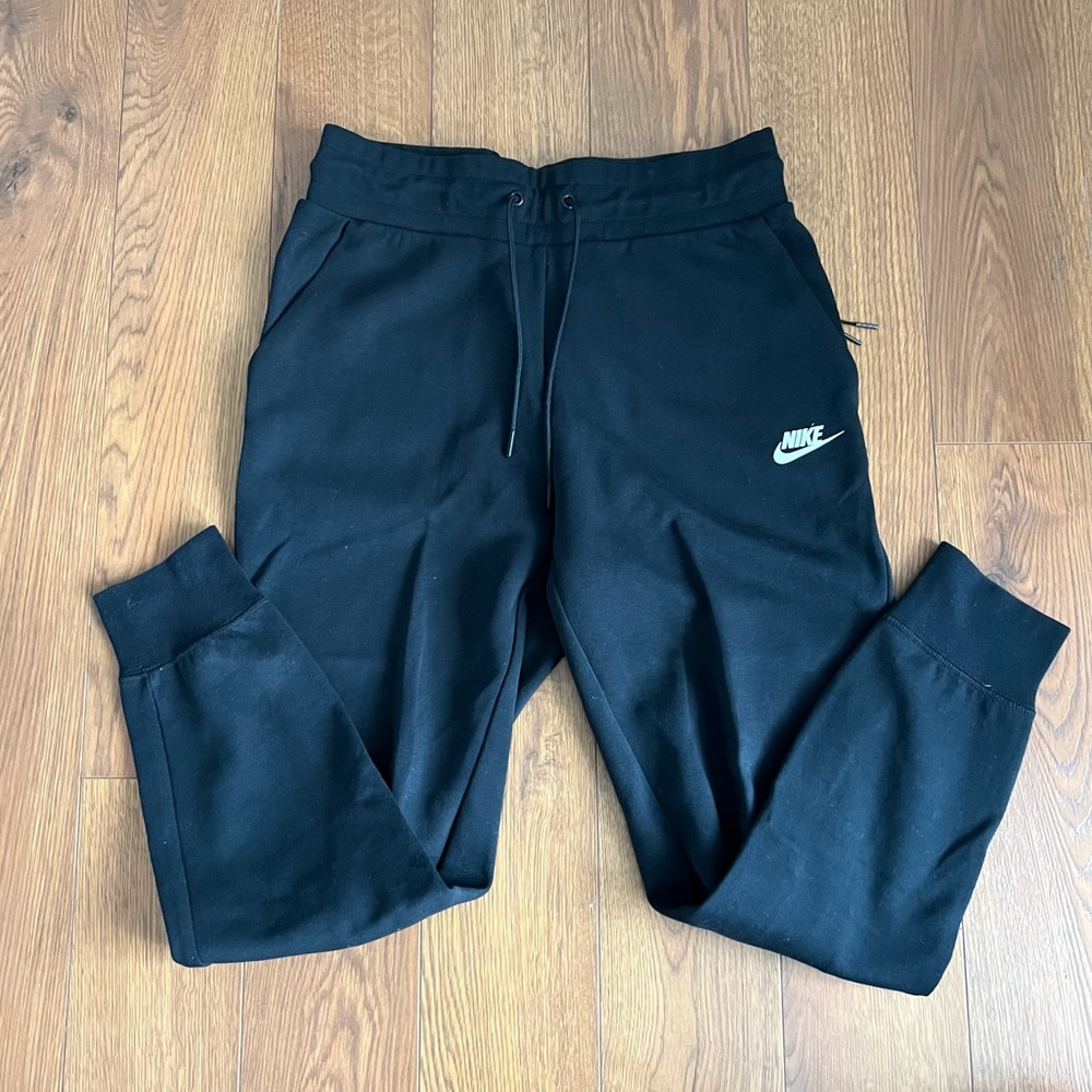 Nike women’s tech fleece joggers